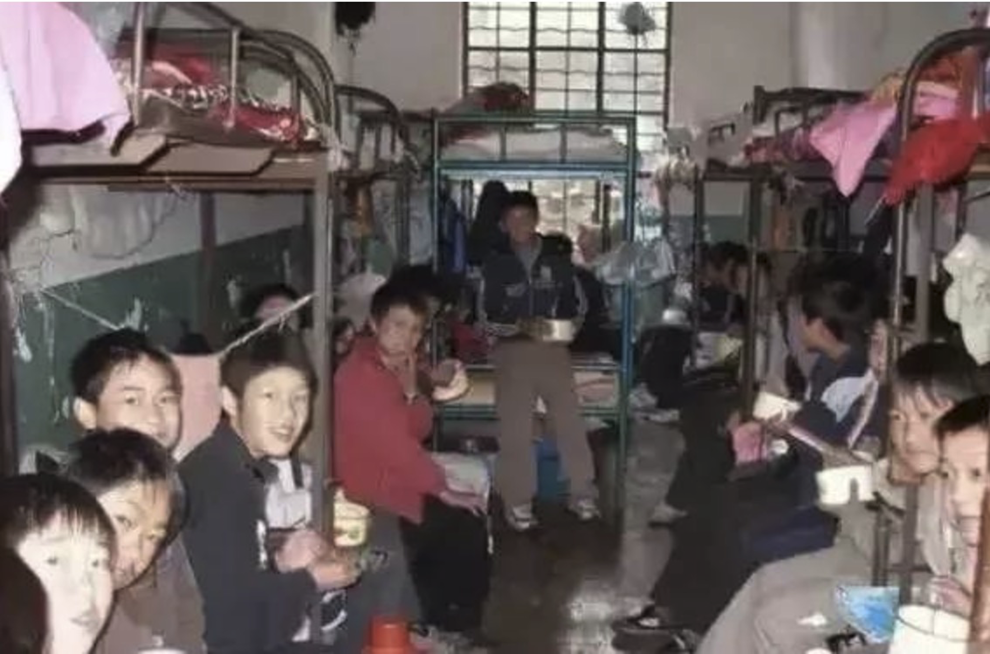 上下铺,来源网络