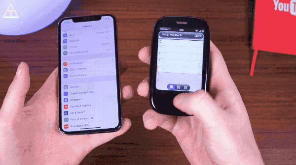 图源:Apple iPhone X vs. Palm Pre!