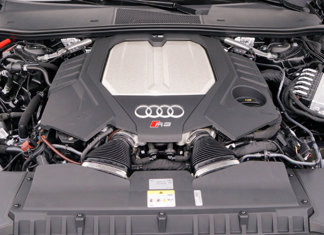 奥迪 RS6 双涡轮增压 V8 发动机