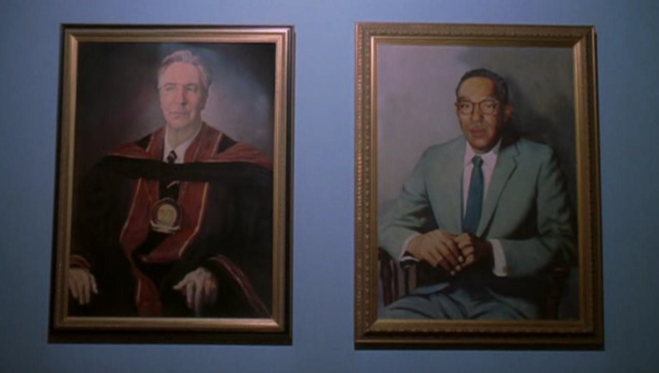 托马斯的画像和布雷拉克教授的画像一起挂在了霍普金斯大学的大厅中